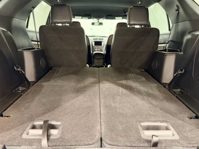 Used 2017 Ford Explorer XLT w/ Equipment Group 202A AWD/4WD image 32
