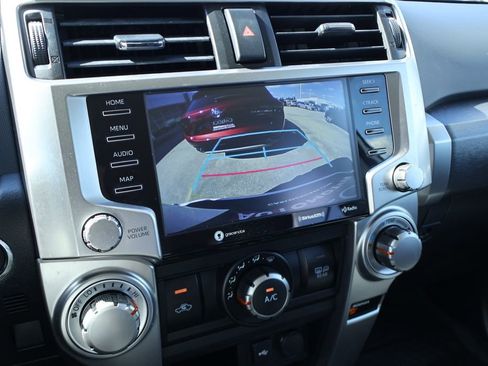 Used 2022 Toyota 4Runner SR5 Premium image 4