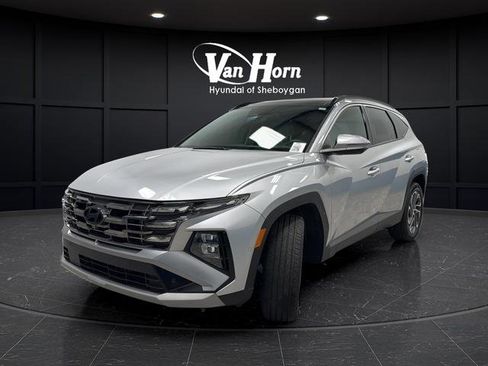 Used 2025 Hyundai Tucson Limited AWD/4WD image 3