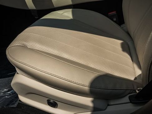 Used 2023 Mercedes-Benz E 350 4MATIC Sedan image 34