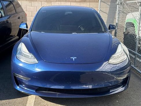 Used 2018 Tesla Model 3 Long Range RWD image 3