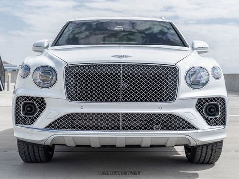 Used 2022 Bentley Bentayga image 13