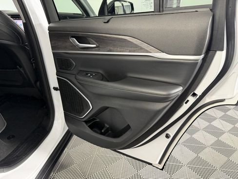 Used 2022 Jeep Grand Cherokee Limited 4xe w/ Luxury Tech Group II image 29