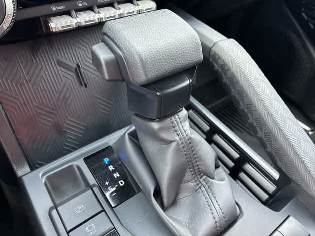 Used 2025 Toyota 4Runner SR5 AWD/4WD image 33