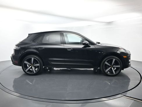 Certified 2025 Porsche Macan image 16