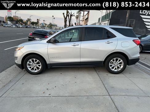 Used 2020 Chevrolet Equinox LS w/ LS Convenience Package image 4