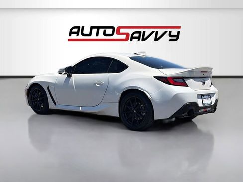Used 2024 Toyota GR86 Premium RWD image 5