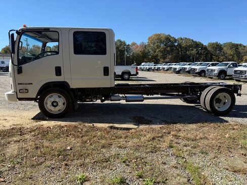 New 2026 Isuzu NPR RWD image 4