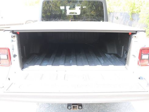 Used 2024 Jeep Gladiator Sport AWD/4WD image 10