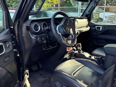 Used 2023 Jeep Gladiator Rubicon w/ Cold Weather Group AWD/4WD image 8