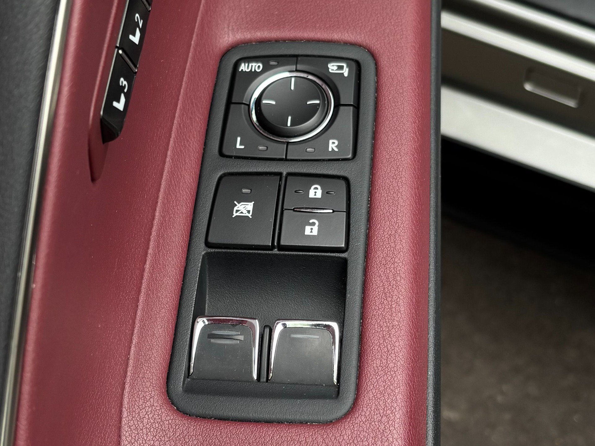 Used 2018 Lexus LC 500 Coupe w/ Sport Package RWD image 37
