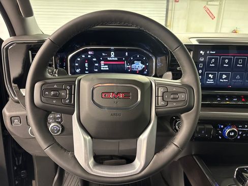New 2026 GMC Sierra 1500 SLT image 33