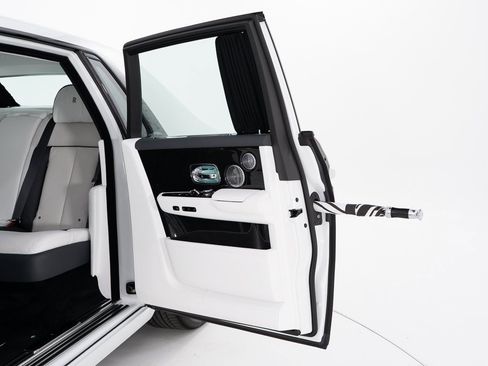 Certified 2023 Rolls-Royce Phantom Sedan image 32