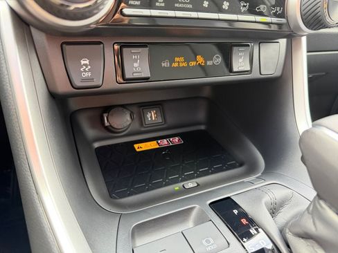 Used 2025 Toyota RAV4 XSE w/ Advanced Technology Package AWD/4WD image 32