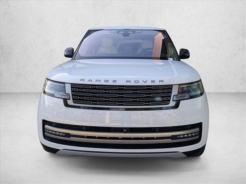 Used 2023 Land Rover Range Rover SE AWD/4WD image 2