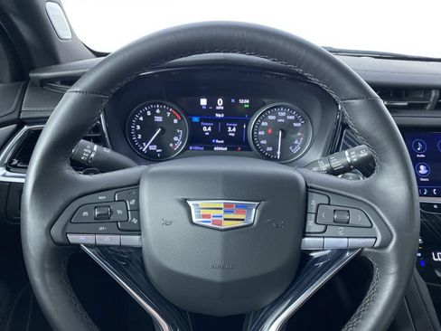 Certified 2024 Cadillac XT6 Premium Luxury w/ Technology Package FWD image 3