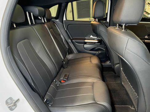 Used 2025 Mercedes-Benz GLA 250 4MATIC image 13