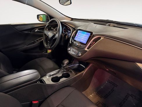 Used 2023 Chevrolet Malibu LT image 9