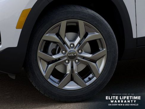 New 2026 Kia Seltos LX FWD image 10