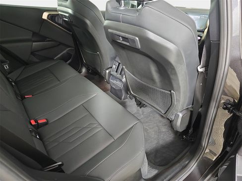 Used 2025 BMW X3 xDrive30i w/ Premium Package image 12