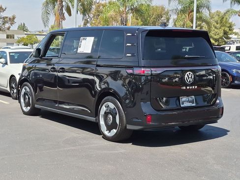 Used 2025 Volkswagen ID. Buzz Pro S RWD image 8