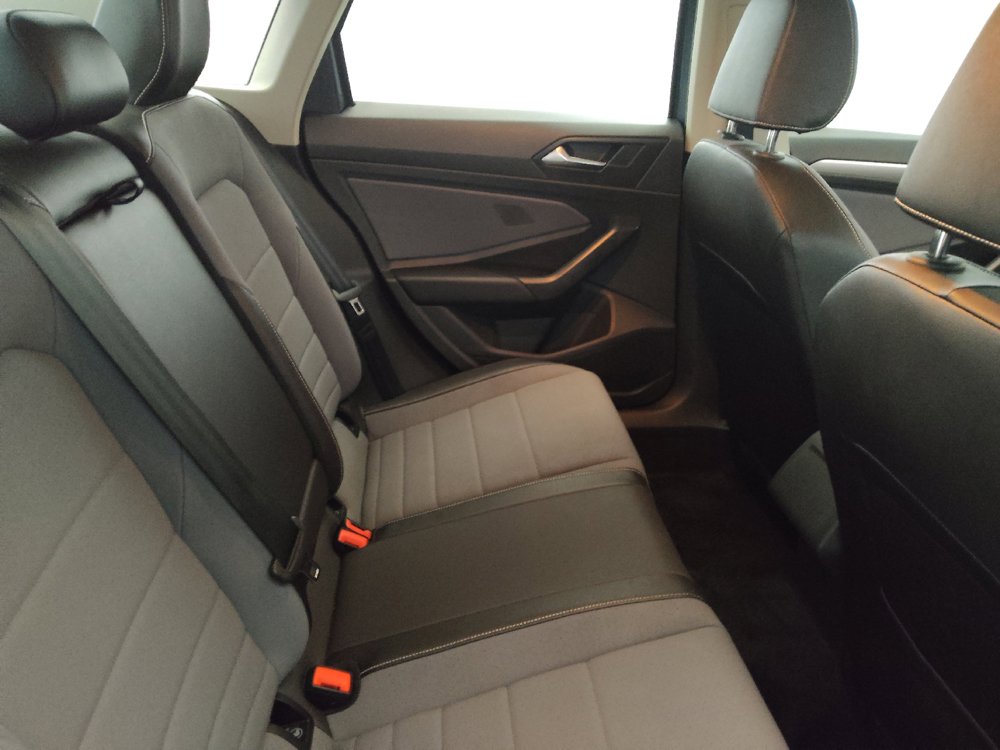 Used 2025 Volkswagen Jetta SE FWD image 19