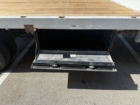 Used 2015 Ford F550 4x4 Regular Cab Super Duty image 12