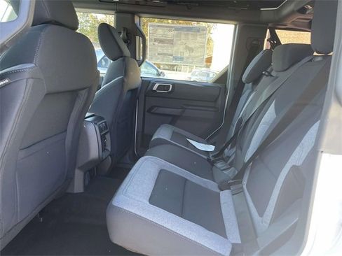 New 2025 Ford Bronco Base image 10