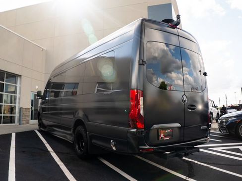Used 2023 Mercedes-Benz Sprinter 3500 image 17