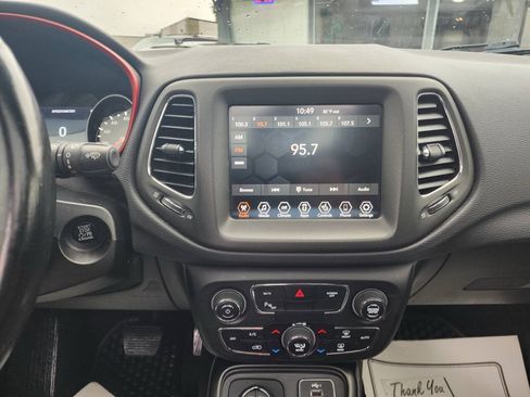 Used 2019 Jeep Compass Trailhawk w/ Leather Interior Group AWD/4WD image 14