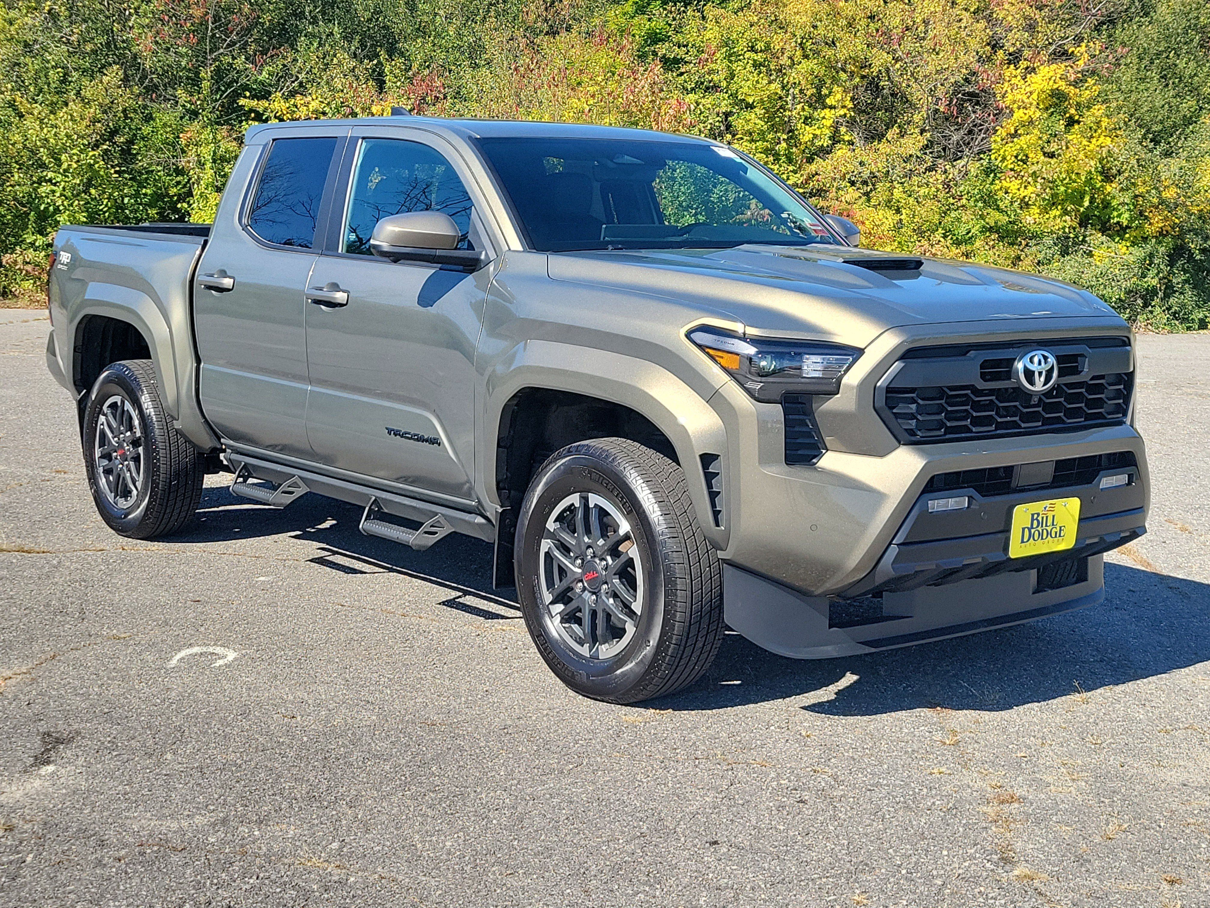 Used 2024 Toyota Tacoma TRD Sport w/ TRD Sport Premium Package AWD/4WD image 3