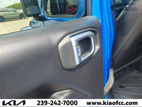 Used 2021 Jeep Gladiator Sport AWD/4WD image 13