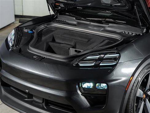 Used 2025 Porsche Macan Electric image 12