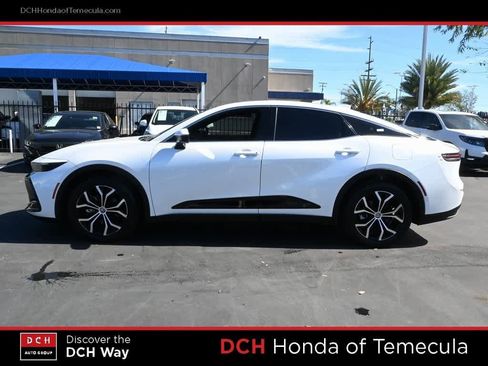 Used 2023 Toyota Crown Limited image 4