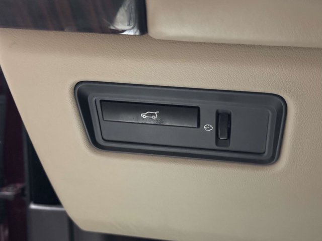 Used 2015 Land Rover Range Rover HSE AWD/4WD image 35