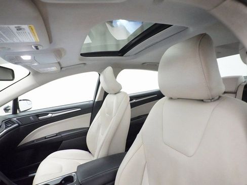 Used 2017 Ford Fusion Titanium image 33