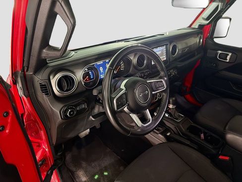 Used 2021 Jeep Wrangler Unlimited Sahara AWD/4WD image 9