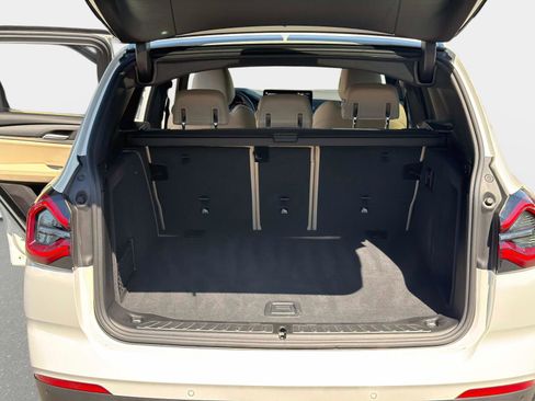 Used 2023 BMW X3 sDrive30i w/ Premium Package image 11