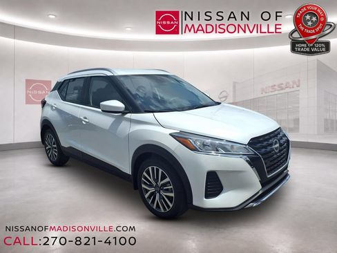 Used 2023 Nissan Kicks SV FWD image 1