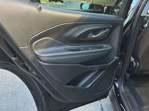 Used 2024 GMC Terrain SLE image 15