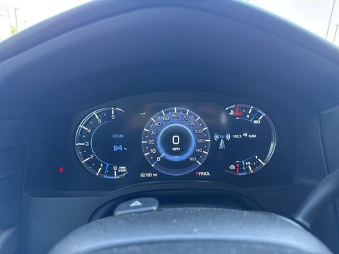 Used 2020 Cadillac Escalade Premium Luxury image 16