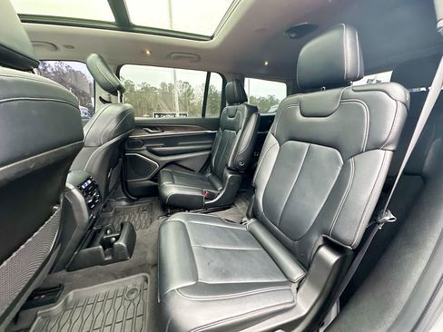 Used 2022 Jeep Grand Cherokee L Limited image 4