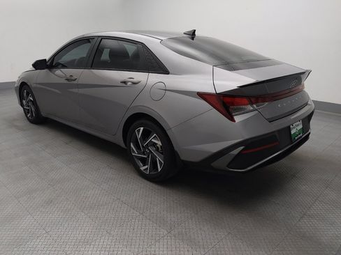 Used 2025 Hyundai Elantra Sport FWD image 5