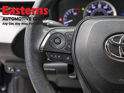 Used 2022 Toyota Corolla LE FWD image 14