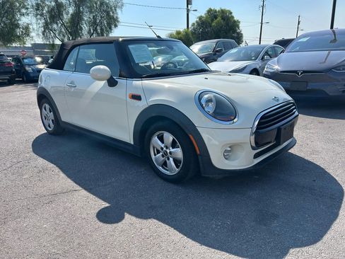 Used 2019 MINI Cooper Convertible image 3