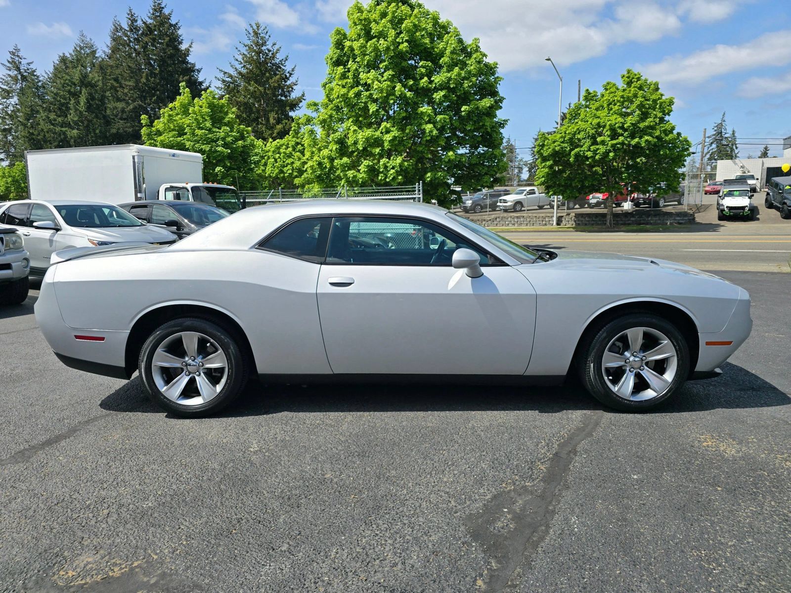 Used 2020 Dodge Challenger SXT RWD image 6