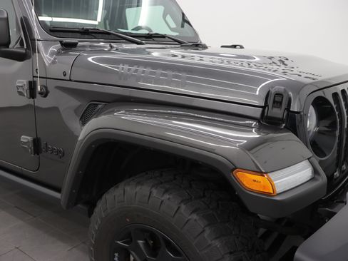 Used 2023 Jeep Gladiator Sport AWD/4WD image 23