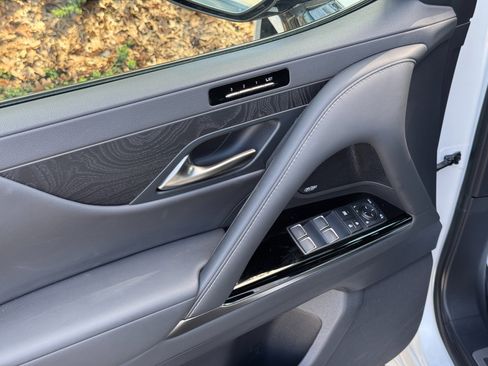 Used 2024 Lexus LX 600 MARK LEVINSON SOUND / APPEARAN w/ Appearance Package image 19