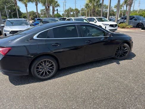 Used 2020 Chevrolet Malibu LT w/ Midnight Edition FWD image 8