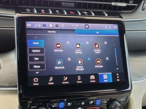 Used 2025 Jeep Grand Cherokee Limited w/ Luxury Tech Group II image 29